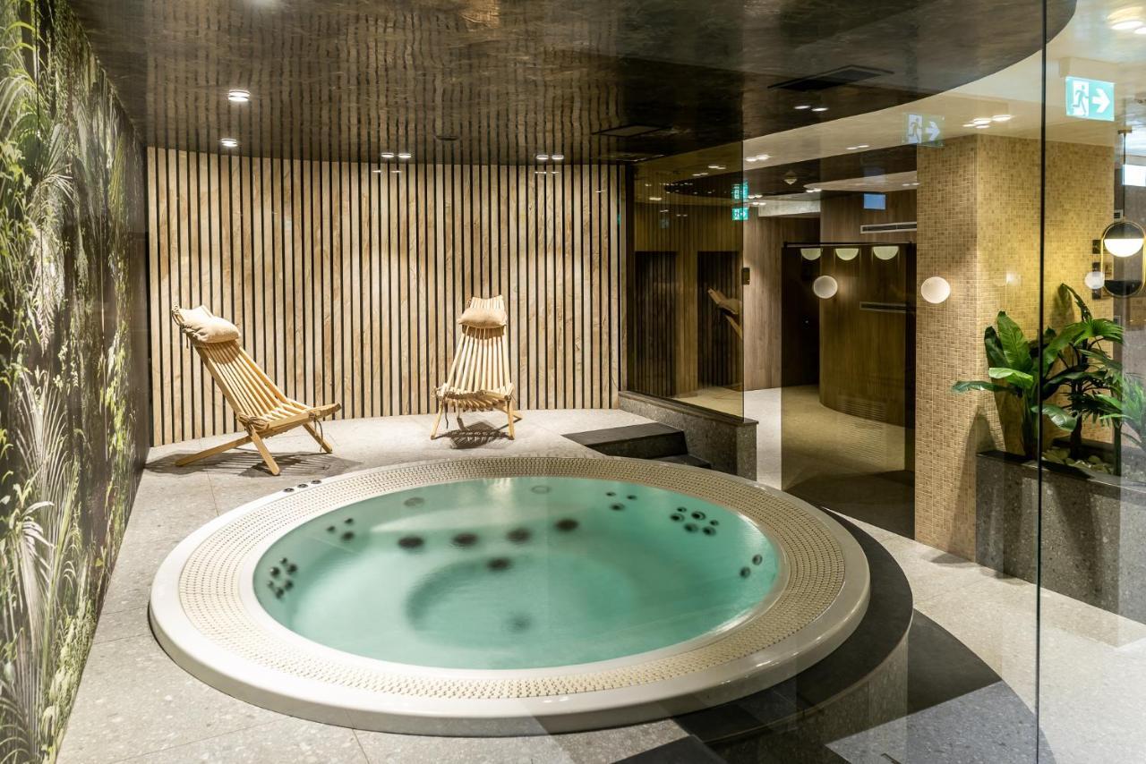 Hotel Roman Maramures - Ski & Spa Resort Statiunea エクステリア 写真