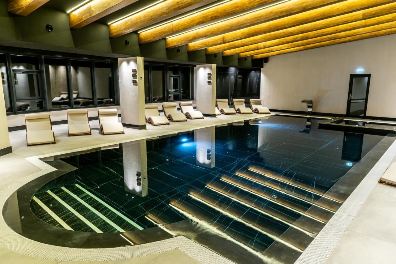 Hotel Roman Maramures - Ski & Spa Resort Statiunea エクステリア 写真