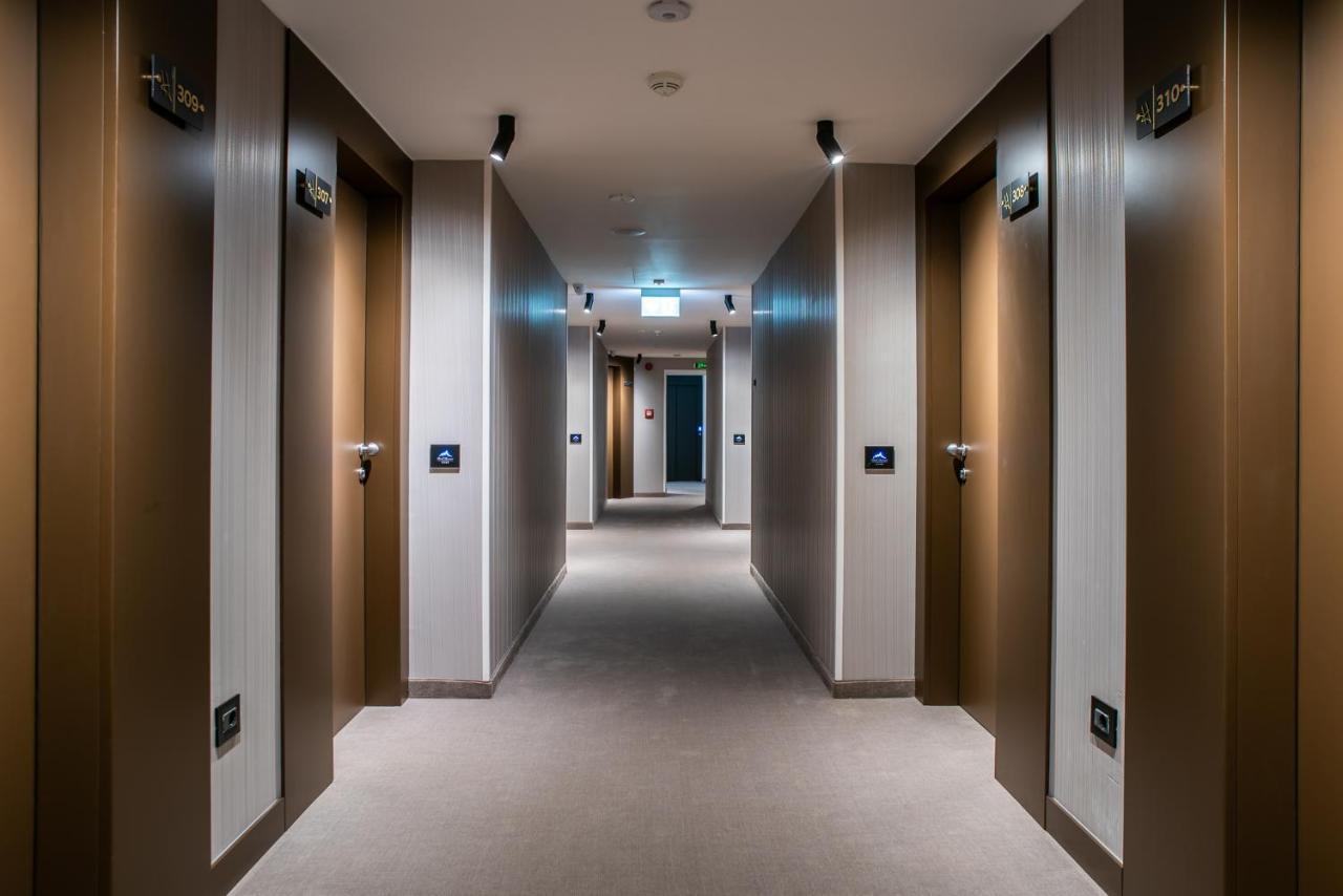 Hotel Roman Maramures - Ski & Spa Resort Statiunea エクステリア 写真