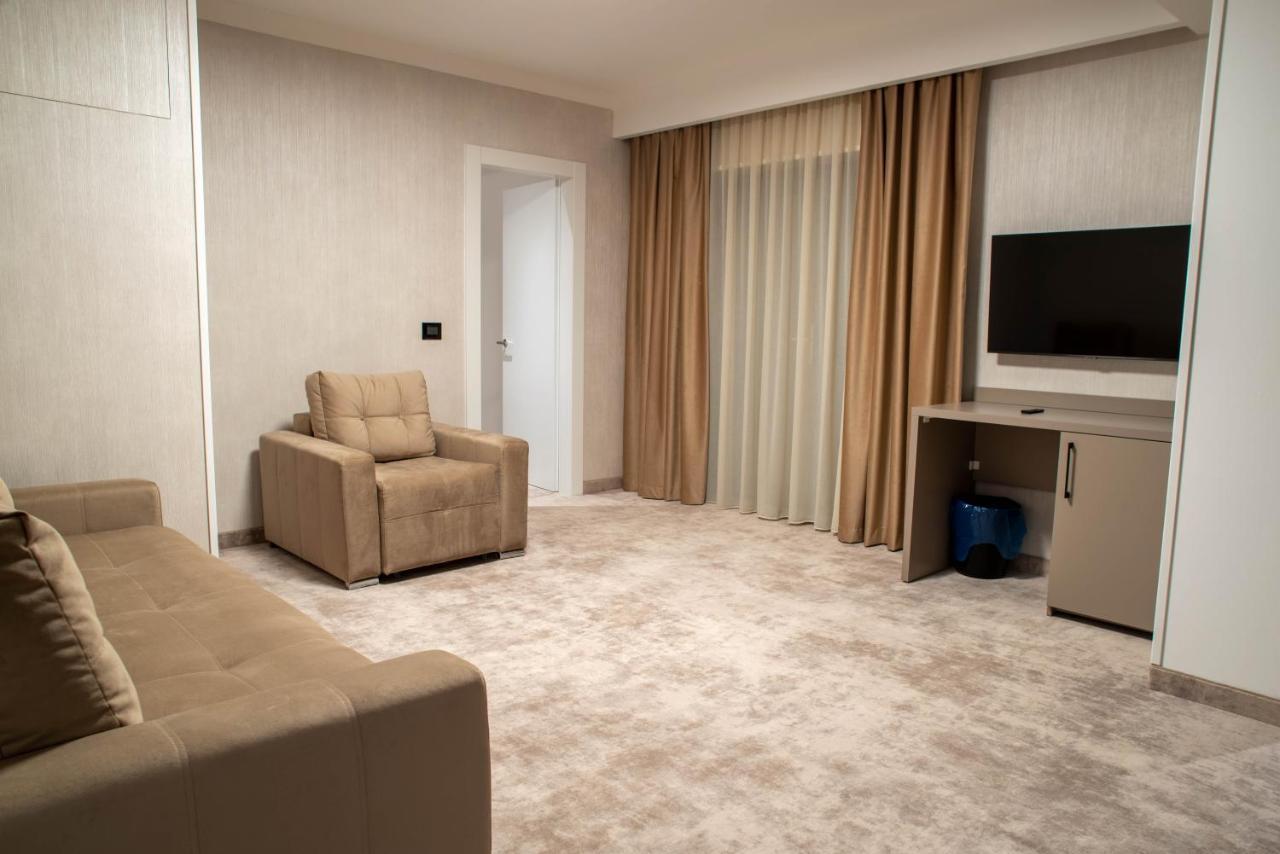 Hotel Roman Maramures - Ski & Spa Resort Statiunea エクステリア 写真