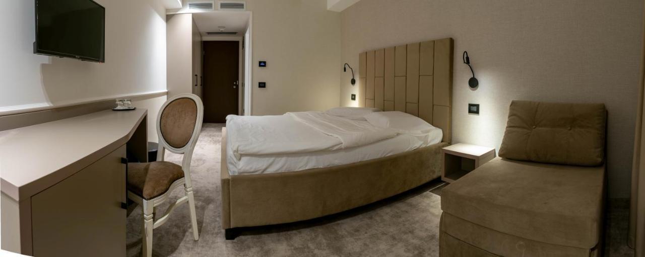 Hotel Roman Maramures - Ski & Spa Resort Statiunea エクステリア 写真