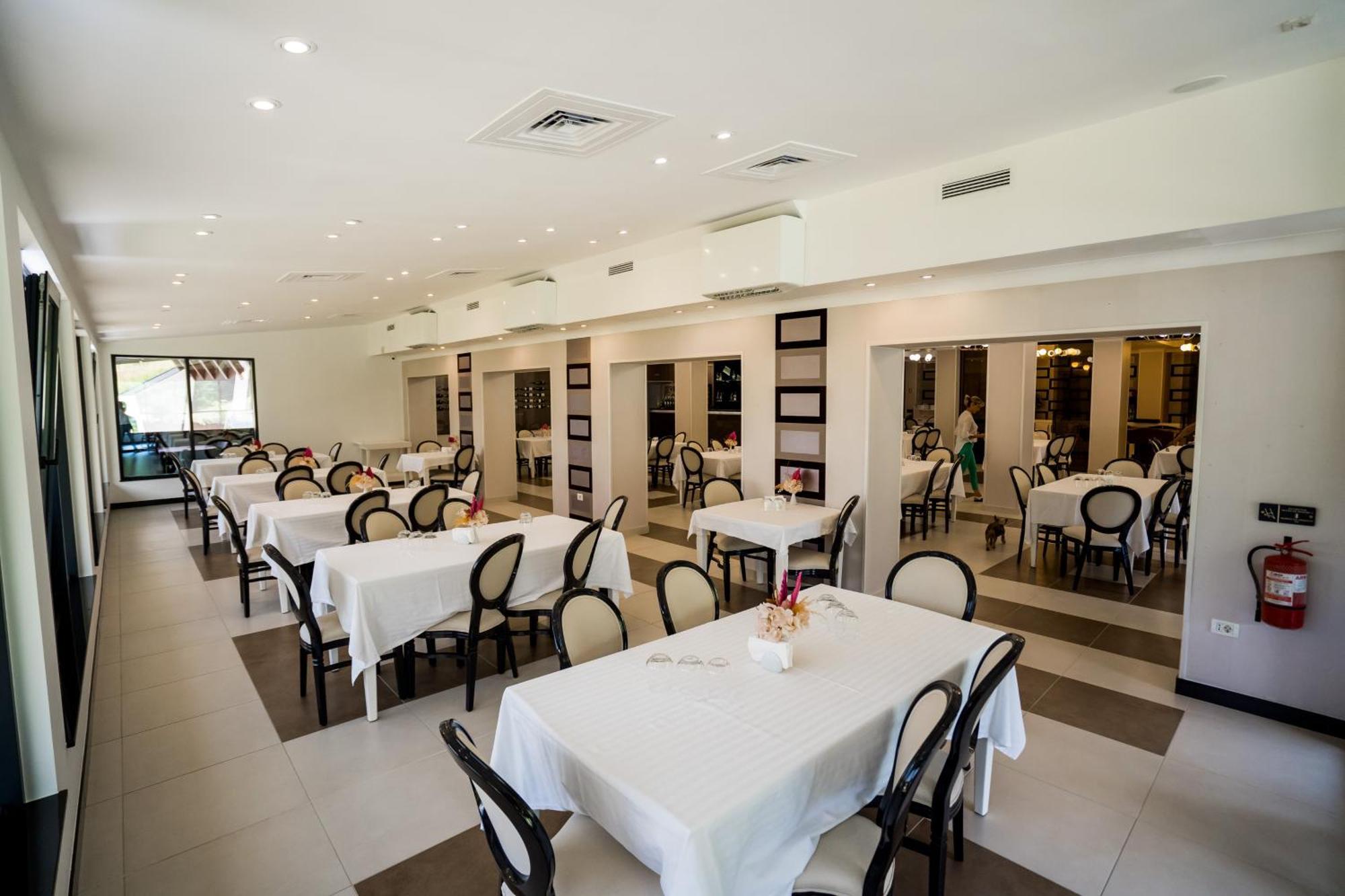 Hotel Roman Maramures - Ski & Spa Resort Statiunea エクステリア 写真